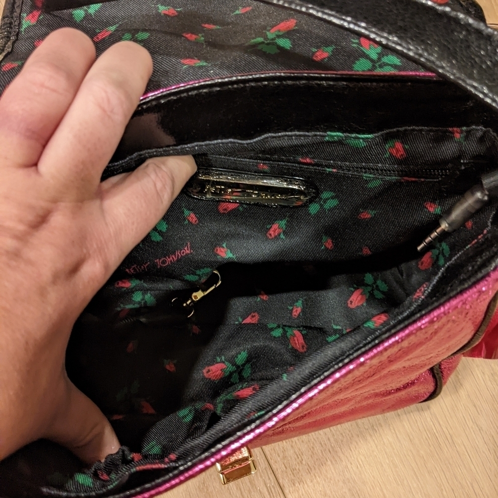 Betsey Johnson phone purse - Picture 6 of 15